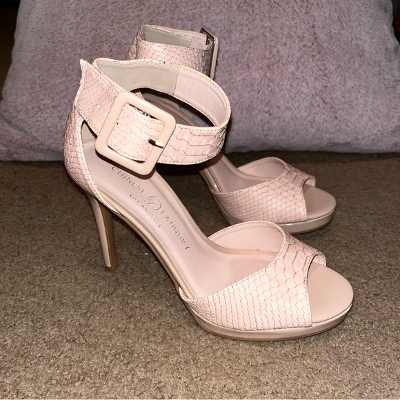 Chinese Laundry size 7.5 women’s pale pink snakeskin platforms - Picture 12 of 12